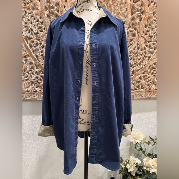 Tommy Hilfiger Navy Blue, Snap Button Down, Velvet Corduroy Shirt- size 2X - Picture 2 of 15